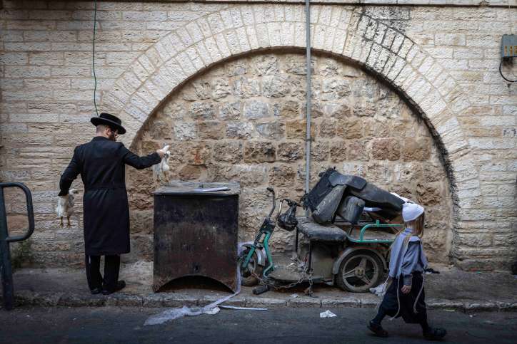 Im orthodoxen Viertel Meah Shearim in Jerusalem scheint die Zeit stehengeblieben zu sein. Foto von Olivier Fitoussi/Flash90