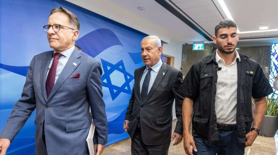 Netanjahu erklärte auf der Kabinettssitzung am Sonntag, es sei ein Fehler, wenn der Iran annehme, Israel sei geteilt und schwach. Foto: Emil Salman/POOL