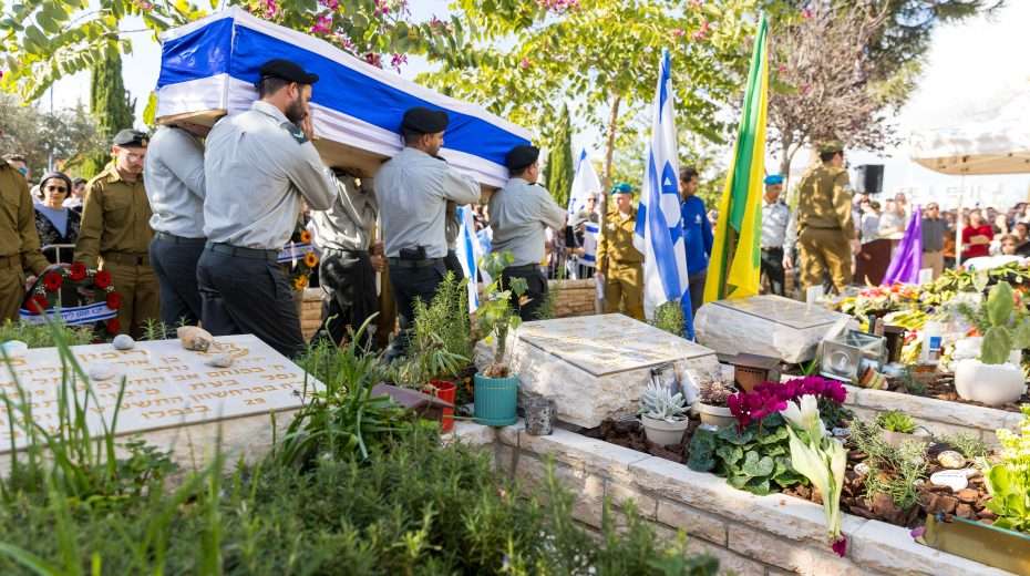 Die täglichen Beerdigungen unserer Soldaten brechen dem Volk das Herz. Foto von Liron Moldovan/Flash90