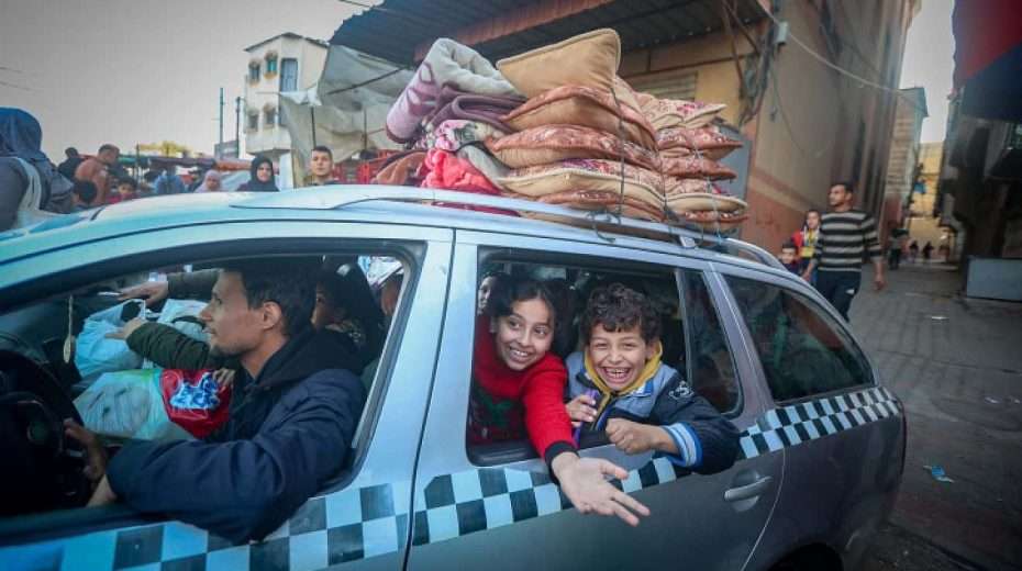 Palästinenser fliehen von Khan Yunis nach Rafah im südlichen Gaza am 25. Dezember 2023. Foto von Atia Mohammed/Flash90.