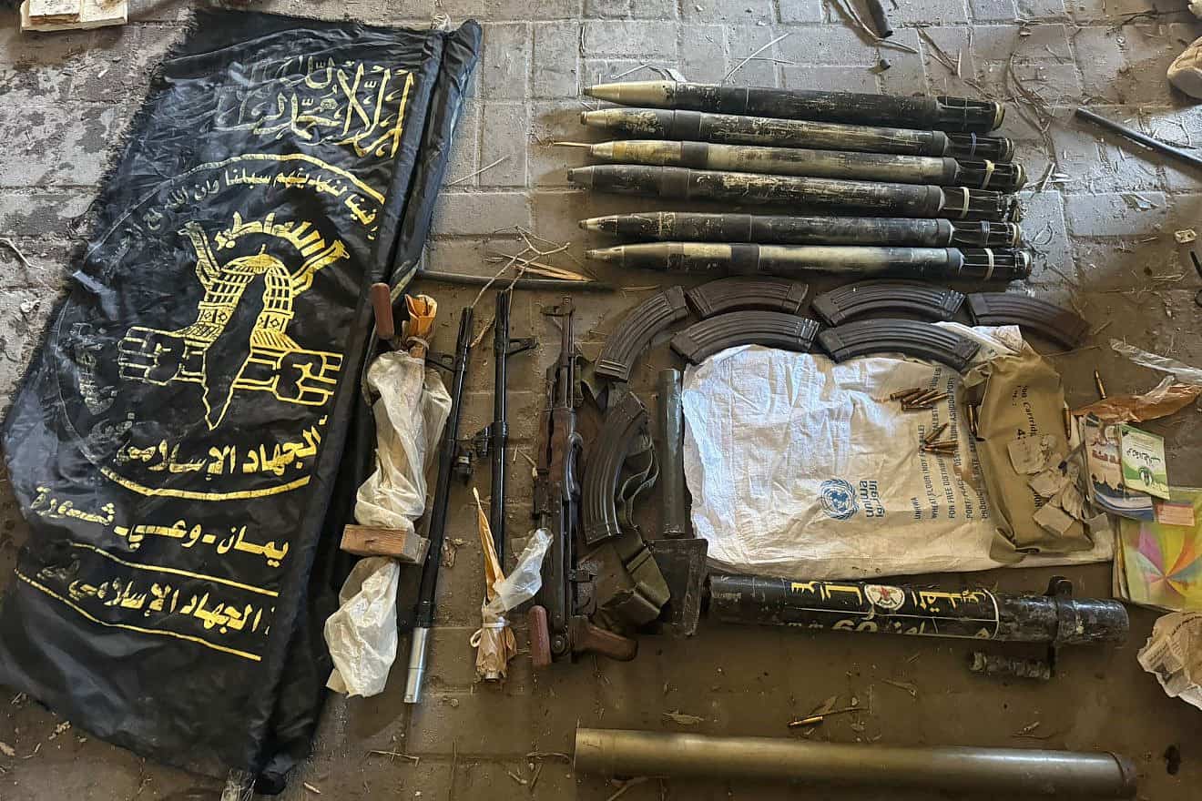Die israelischen Verteidigungskräfte entdeckten ein neues Waffenlager in Khan Yunis im zentralen Gazastreifen, März 2024. Foto: IDF Pressesprecher Einheit.
