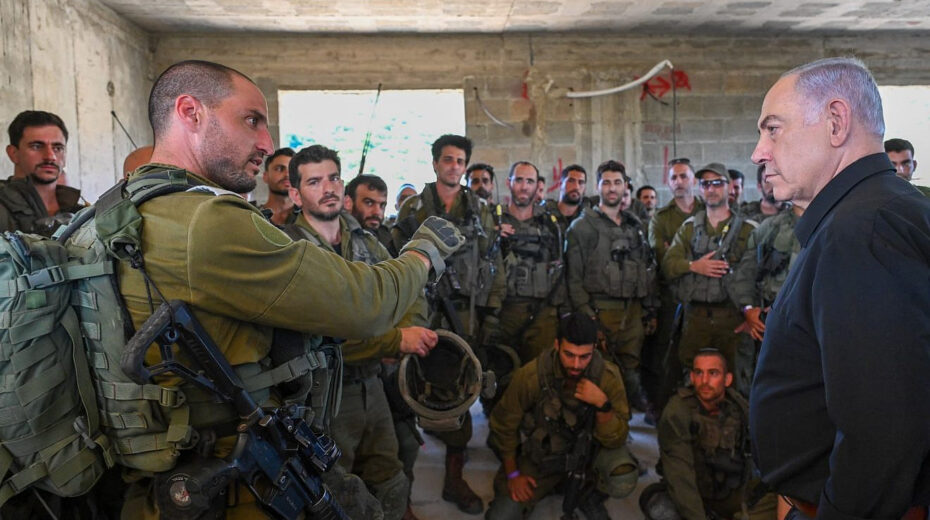 Premierminister Benjamin Netanjahu trifft sich mit Soldaten der israelischen Verteidigungsstreitkräfte im Norden, wo er den totalen Sieg über die Feinde des jüdischen Staates gelobt, 25. Juni 2024. Foto von Kobi Gideon/GPO.