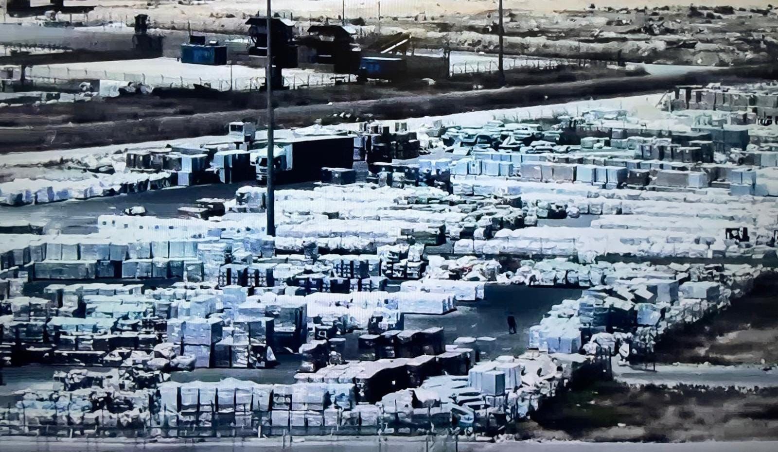 Große Mengen an humanitärer Hilfe in einem Sammellager auf dem Weg nach Gaza. Foto: COGAT