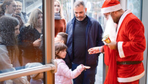 Eine Weihnachtsveranstaltung für Kinder in Jaffo-Tel Aviv, 21. Dezember 2024. Foto von Dor Pazuelo/FLASH90.