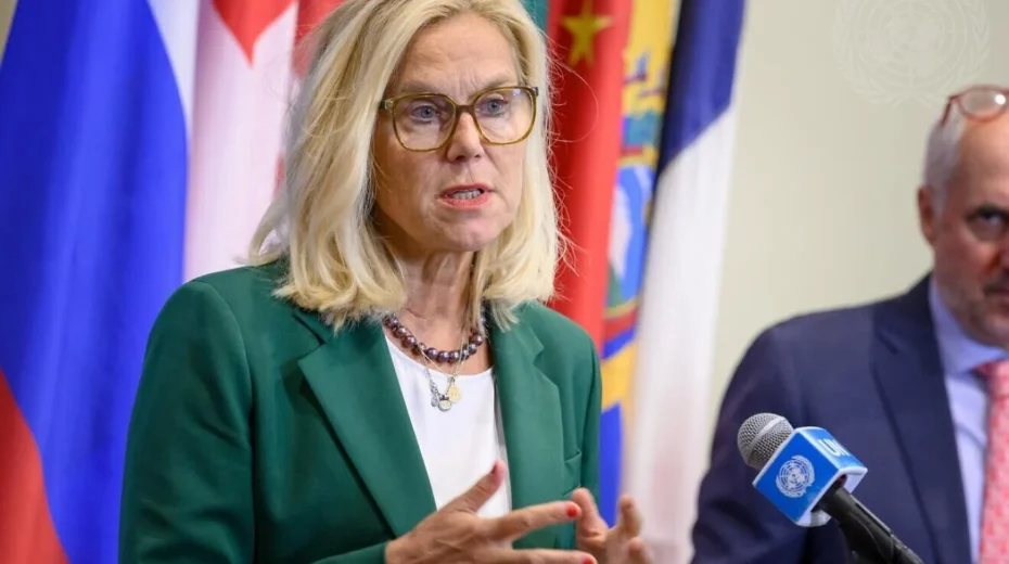 Sigrid Kaag, leitende Koordinatorin für humanitäre Hilfe und Wiederaufbau in Gaza, informiert Reporter nach der Sitzung des UN-Sicherheitsrats am 16. September 2024 über die Lage im Nahen Osten. Foto: Loey Felipe/UN Photo.