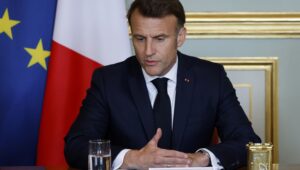 Der französische Präsident Emmanuel Macron bei einem Treffen im Elysee-Präsidentenpalast in Paris. Foto: EPA-EFE/LUDOVIC MARIN / POOL MAXPPP AUS