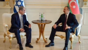 Der israelische Ministerpräsident Benjamin Netanjahu trifft sich mit dem Präsidenten des Aserbaidschan Ilham Heydar Oghlu Aliyev in Baku am 13. Dezember 2016. Foto von Haim Zach/GPO.