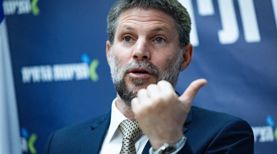 Finanzminister und Vorsitzender der Religiösen Zionistischen Partei Bezalel Smotrich leitet eine Fraktionssitzung in der Knesset, dem israelischen Parlament in Jerusalem, 17. März 2025. Foto von Yonatan Sindel/Flash90.