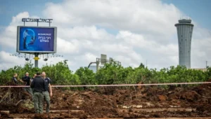 Huthi-Rakete landet in der Nähe des internationalen Flughafens Ben-Gurion