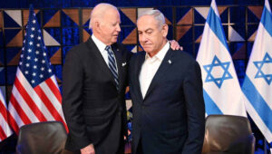 US-Präsident Joe Biden trifft den israelischen Ministerpräsidenten Benjamin Netanjahu in Tel Aviv, 18. Oktober 2023. Foto: Miriam Alster/Flash90.