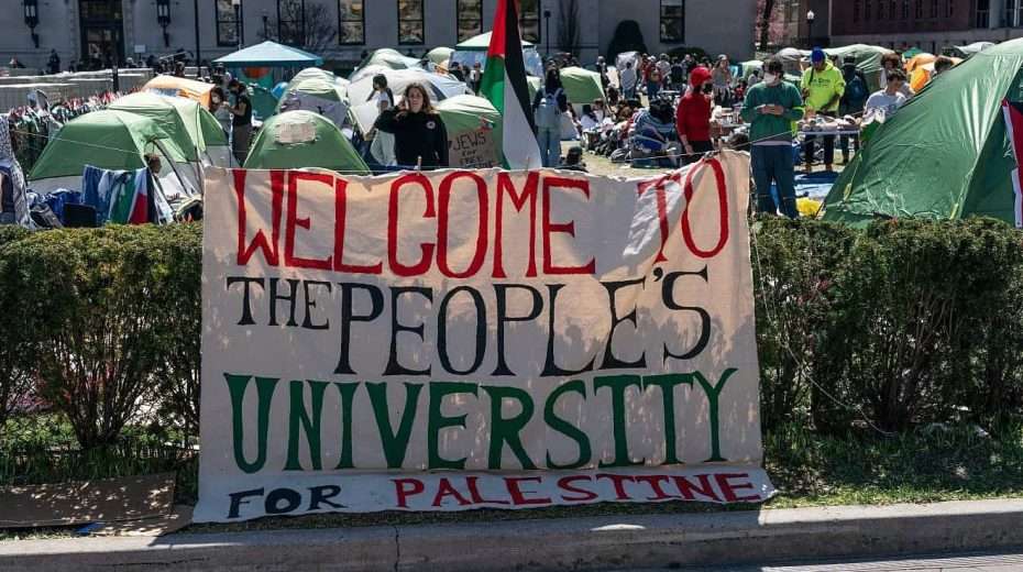 Anti-Israel-Extremisten errichteten am 22. April 2024 ein Protestcamp auf dem Campus der Columbia University in New York. Bildnachweis: Lev Radin/Shutterstock