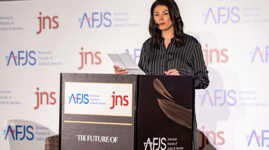 Rawan Osman spricht auf der Konferenz „Die Zukunft von Judäa und Samaria“ im Inbal Hotel in Jerusalem am 29. Oktober 2025. Foto: Matt Kaminsky/JNS.