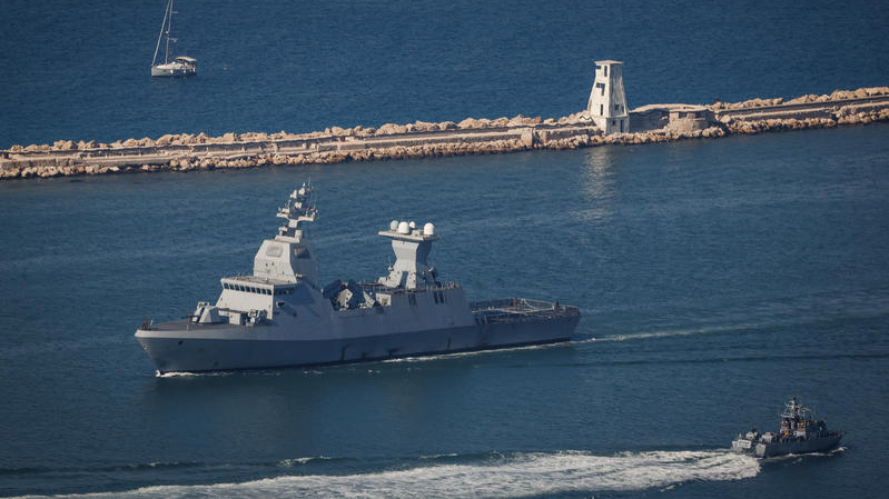 Ein Kriegsschiff der israelischen Marine patrouilliert am 1. August 2024 vor der Küste von Haifa. Foto: Chaim Goldberg/Flash90