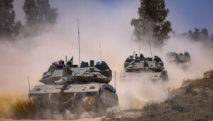 Israelische Panzer an der israelischen Grenze zum Gazastreifen, Südisrael, 20. Mai 2025. Foto: Jamal Awad/Flash90