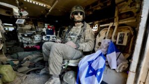 Das 13. Golani-Bataillon der israelischen Streitkräfte zieht sich zusammen mit der 7. Panzerbrigade aus Gaza zurück, 10. Oktober 2025. Foto: Oren Cohen/Flash90.
