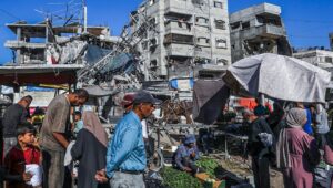 Ein Markt in Khan Yunis im südlichen Gazastreifen, wenige Tage nach dem Waffenstillstandsabkommen zwischen Israel und der Hamas, 14. Oktober 2025. Foto: Abed Rahim Khatib/Flash90.