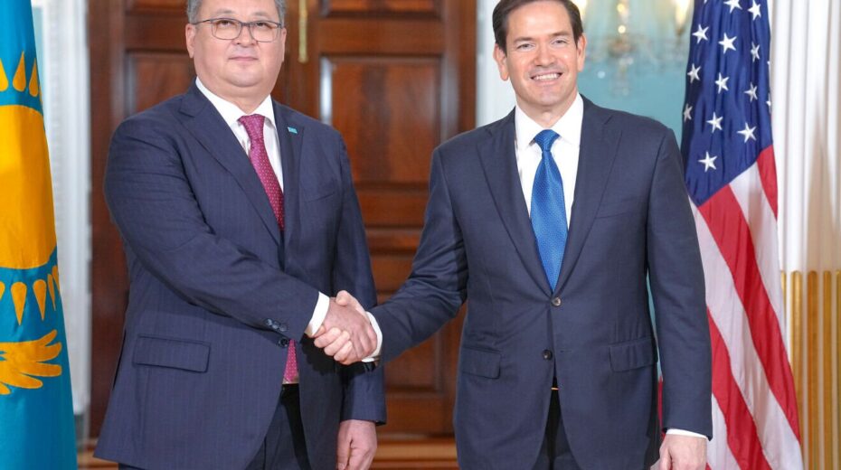 Marco Rubio, US-Außenminister, trifft sich am 12. Juni 2025 im US-Außenministerium in Washington, D.C., mit dem stellvertretenden Premierminister und Außenminister Kasachstans, Murat Nurtleu. Foto: Freddie Everett/US-Außenministerium.