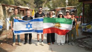 Exiliraner bereisen den Süden Israels. Foto: Amir Sonenberg