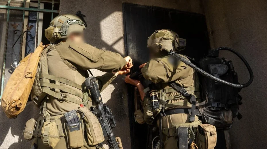 IDF-Truppen stürmen die palästinensische Stadt Qabatiya in der Nähe von Dschenin, nachdem ein Einwohner am 27. Dezember 2025 einen tödlichen Anschlag im Norden Israels verübt hatte. Foto: IDF.