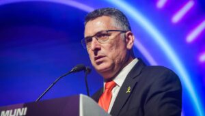 Der israelische Außenminister Gideon Sa'ar spricht am 15. Juli 2025 auf der Konferenz „Muni Expo 2025” in Tel Aviv. Foto: Avshalom Sassoni/Flash90.