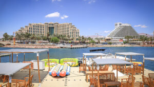 Touristen lieben Eilat. Foto: David Cohen/FLASH90