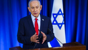 Benjamin Netanjahu spricht während einer Pressekonferenz in Jerusalem. Foto: Shalev Shalom/POOL
