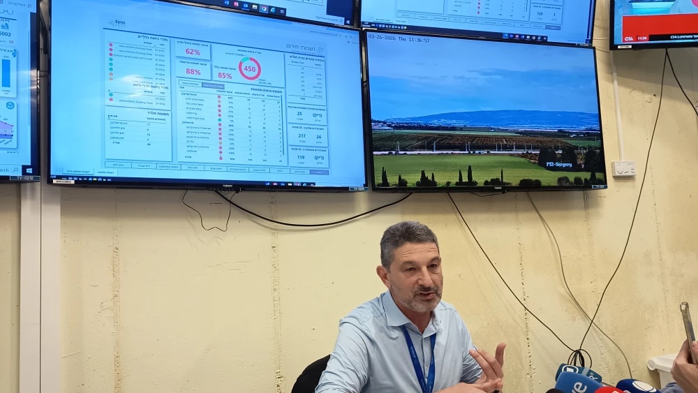 Dr. Tzvi Sheleg in der unterirdischen Kommandozentrale des Galilee Medical Center in Nahariya, März 2026. Foto: Linda Gradstein.