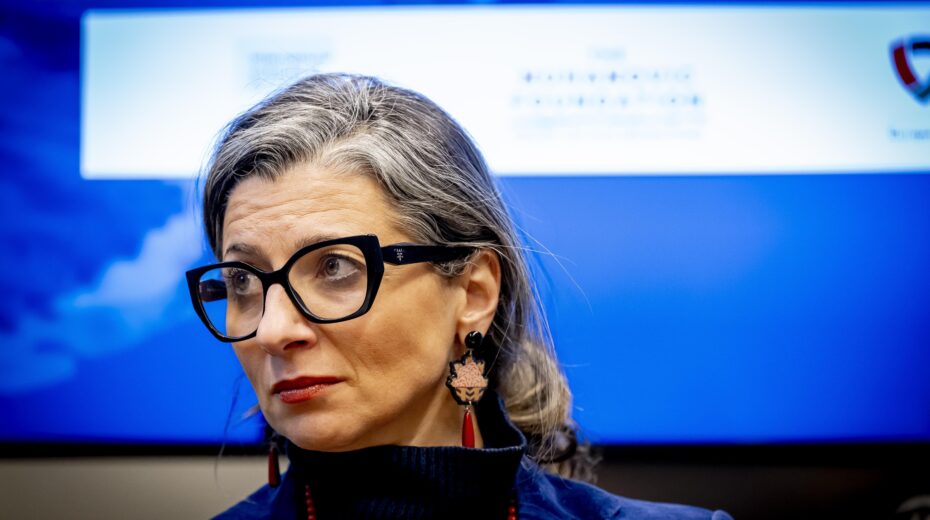 Francesca Albanese, UN-Sonderberichterstatterin für die Rechte der Palästinenser, bei einer Veranstaltung im Humanity Hub in Den Haag, Februar 2025. Foto: EPA/Robin Utrecht