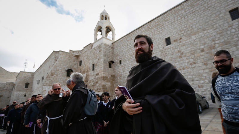 Illustration. Christen vor der Geburtskirche in Bethlehem. Foto: Wisam Hashlamoun/Flash90