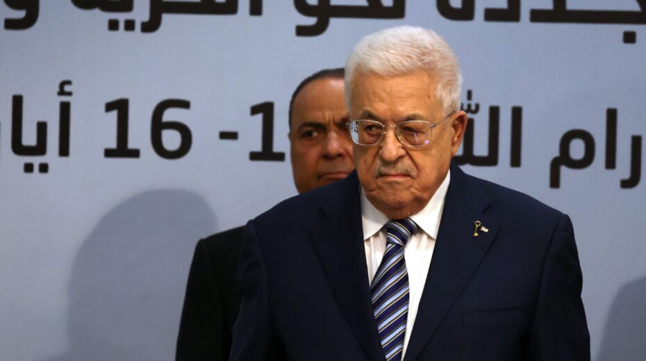 Der Präsident der Palästinensischen Autonomiebehörde, Mahmoud Abbas, nimmt am 14. Mai 2026 am Eröffnungstag des achten Parteitags der Fatah in der Stadt Ramallah teil. Die Generalversammlung der Fatah-Bewegung tagt zum ersten Mal seit 2016, um eine neue Führung zu wählen. Die Sitzungen finden vom 14. bis 16. Mai statt und werden gleichzeitig an vier Orten abgehalten: in Ramallah, im Gazastreifen, in Kairo und in Beirut. EPA/ALAA BADARNEH