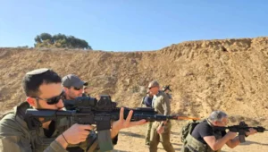 Ein Team von „Magen 48“ trainiert gemeinsam mit der israelischen Armee. Mit freundlicher Genehmigung von „Magen 48“.