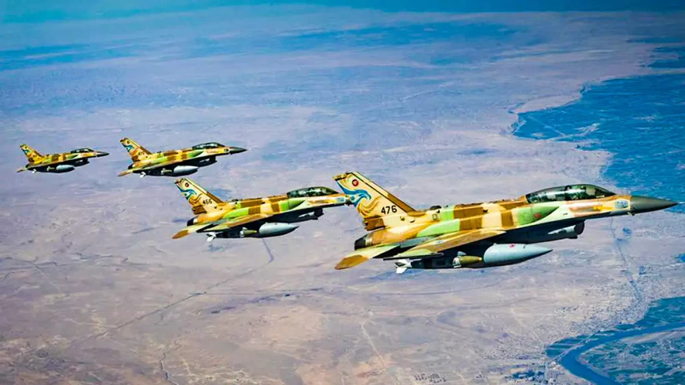 F-16I „Sufa“-Kampfflugzeuge der israelischen Luftwaffe über dem Iran. Quelle: Pressestelle der IDF.