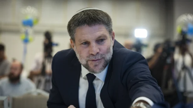 Bezalel Smotrich, Israels Finanzminister und Vorsitzender der Partei „Religiöser Zionismus“, nimmt am 26. Juli 2026 in Jerusalem an den Vorwahlen der Partei „Religiöser Zionismus“ im Vorfeld der bevorstehenden israelischen Wahlen teil. Foto: Yonatan Sindel/Flash90.