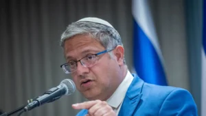Der israelische Minister für nationale Sicherheit und Vorsitzende der Partei „Otzma Yehudit“, Itamar Ben Gvir, nimmt am 22. September 2026 in Jerusalem an einer Pressekonferenz im Vorfeld der Parlamentswahlen teil. Foto: Yonatan Sindel/Flash90.