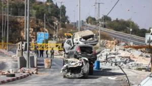 Ein Blick am 24. Oktober 2026 auf den Ort eines tödlichen Schussangriffs am Kontrollpunkt „Yehuda Junction“ in der Nähe von Hebron in Judäa, wo am Vortag zwei israelische Soldaten von palästinensischen Bewaffneten ermordet und drei weitere verletzt worden waren. Foto: Wisam Hashlamoun/Flash90.